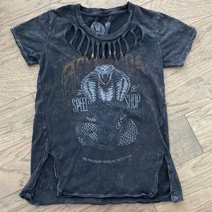 AFFLICTION Women’s Cut-Out Top